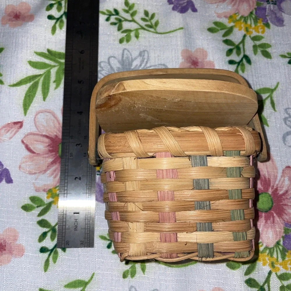 Miniature Handwoven Wood Splint Picnic Basket with Lid Longaberger Inspired